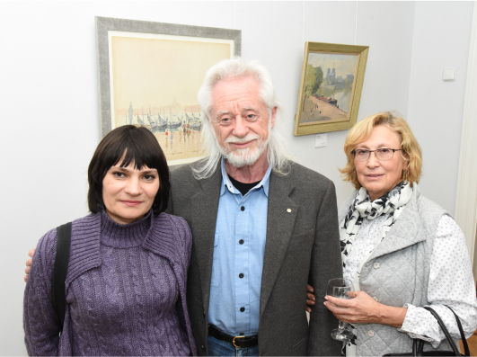 Зліва направо: Валентина Подгорна, голова правління Благодійного фонду “ДАР”, Майкл Блейзер, президент інвестиційної компанії “SigmaBleyzer” та Наталія Блейзер, віце-президент інвестиційної компанії “SigmaBleyzer”. На відкритті виставки “Микола Кричевський. Мистець і світ” в Музеї української діаспори. 2018. Фото - Олександр Авраменко / Музей української діаспори